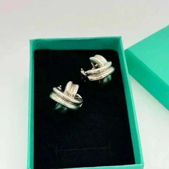 VINTAGE TIFFANY & Co  “X” Large Clip-on Earrings - Picture 7 of 8